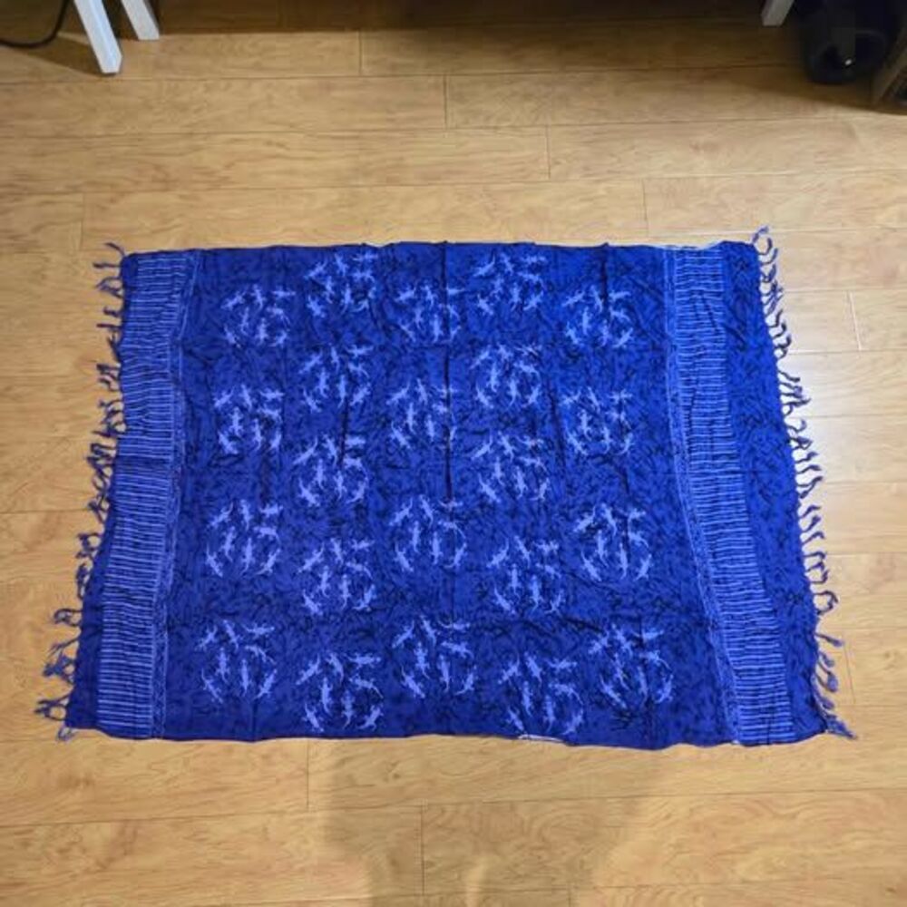 Blue Gecko Print Sarong Wrap